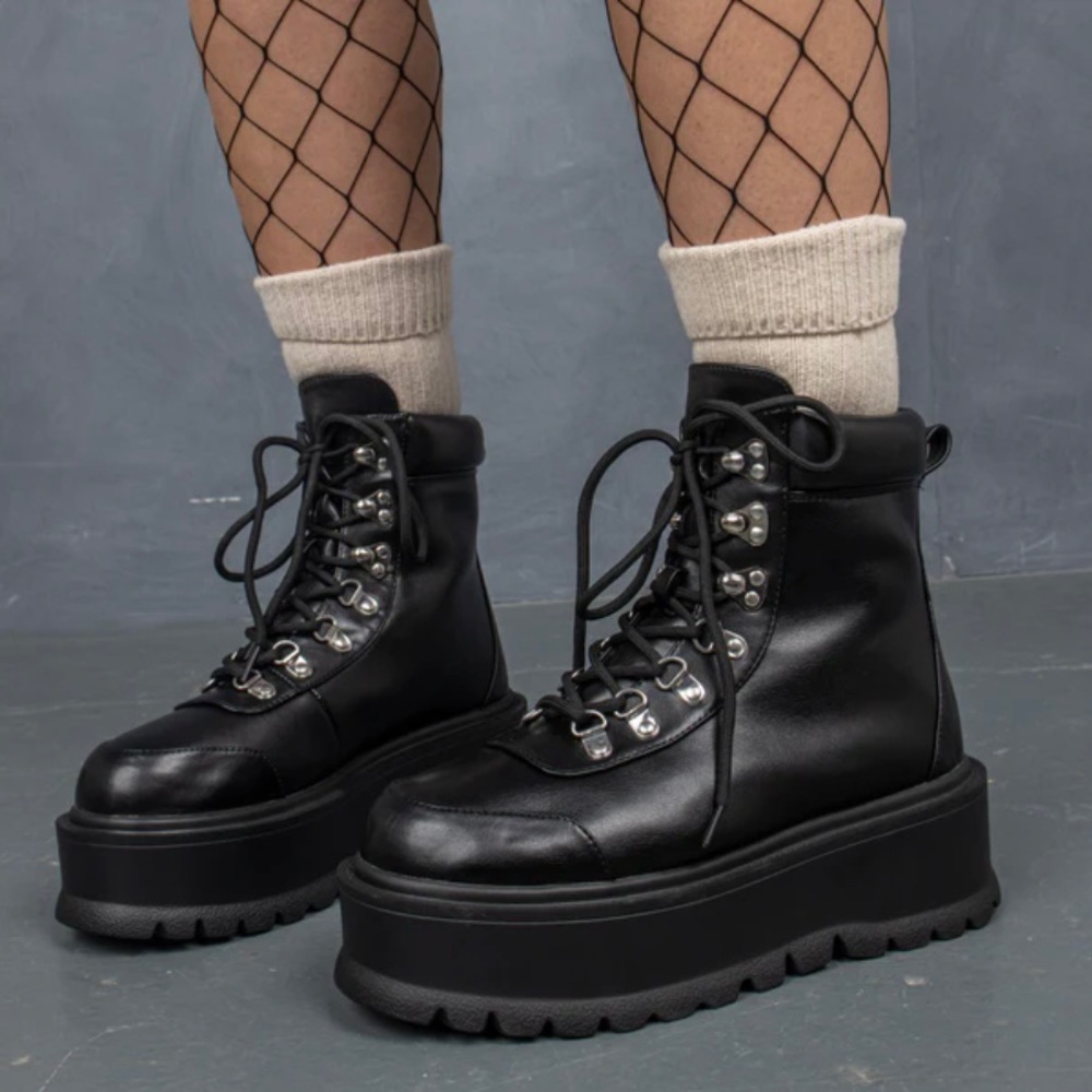 NEW IN BOX Dolls Kill Koi Footwear Black Hydra Matrix Platform Boots Size 6 from